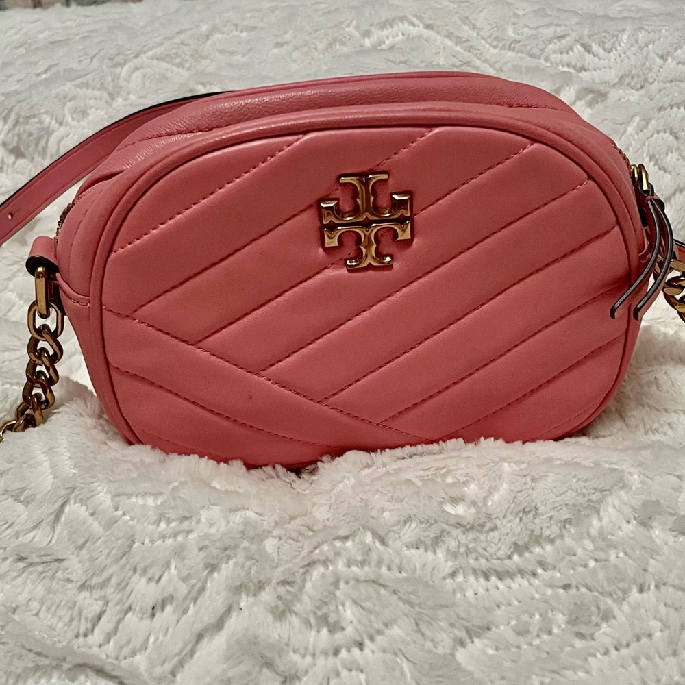 Tory Burch Kira Small Chevron Camera Bag